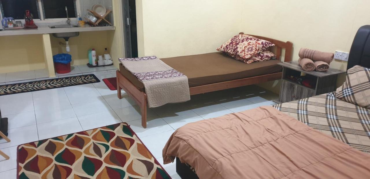 Oyo Home 90308 Chily Guest House Langkawi Exterior photo